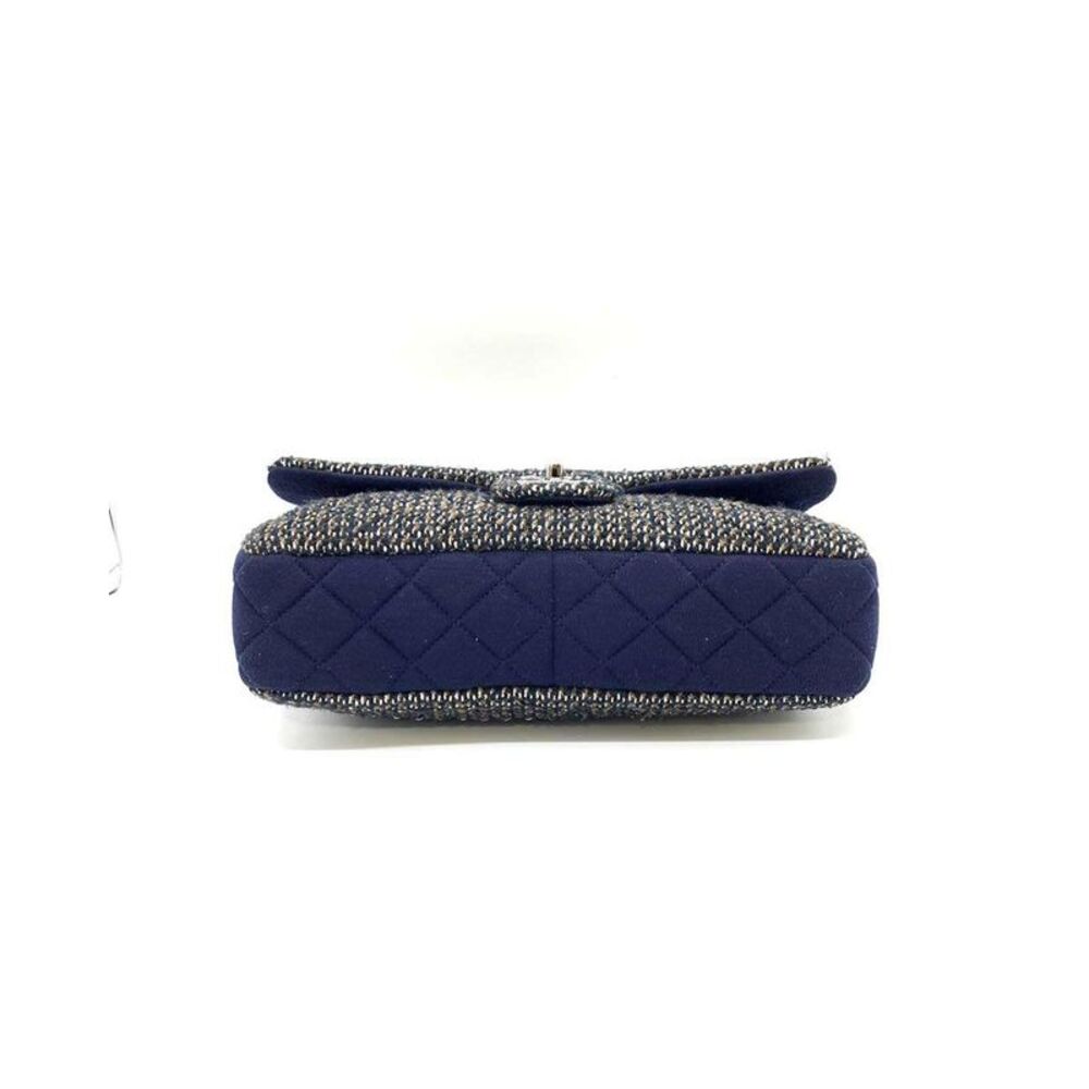 Pre Loved Chanel Matelasse Chain Shoulder Bag in Cotton Jersey Tweed - Picture 4 of 8